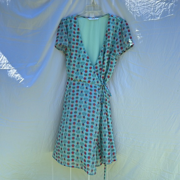 Cute summer dress with owls, very flirty and fun. Size 14 - Picture 2 of 5